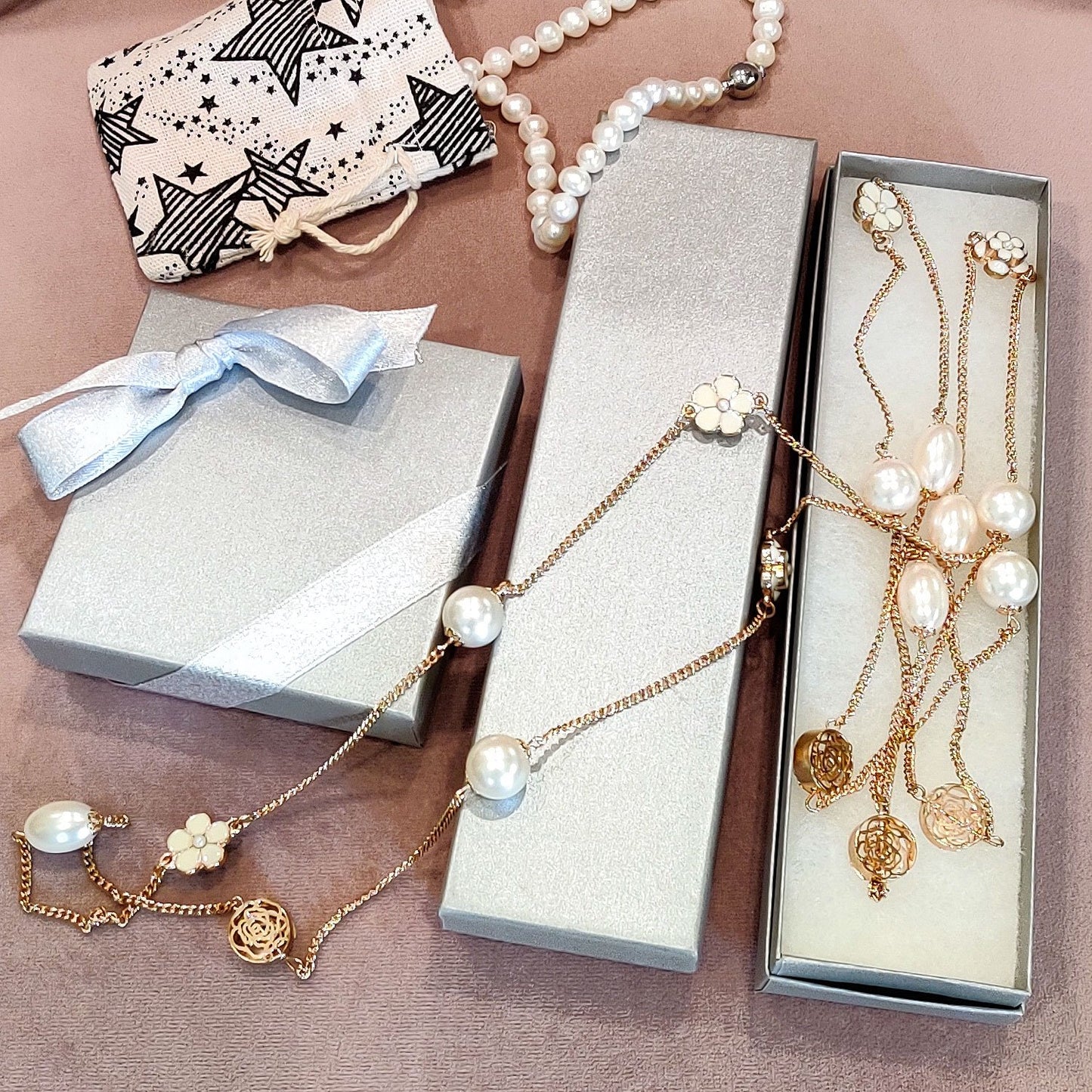 3 1/2" x 3 1/2" x 1" Pearl Gray Cotton Filled Paper Box